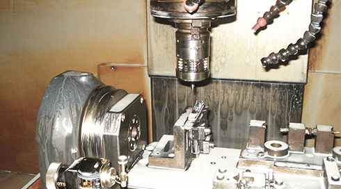 Associated Tools case study - OMP60 and OTS optical tool setter on a machine tool.
